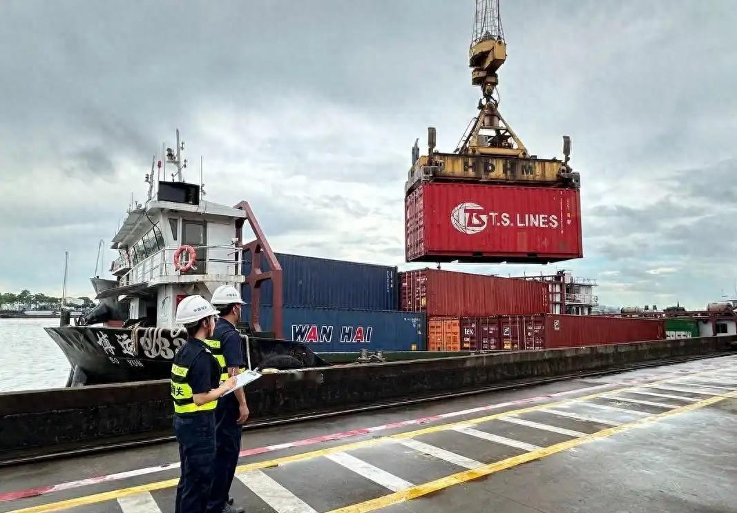 十年前提到中国制造，大家伙脑子里蹦出来的词儿，十有八九是“便宜”和“凑合用”。