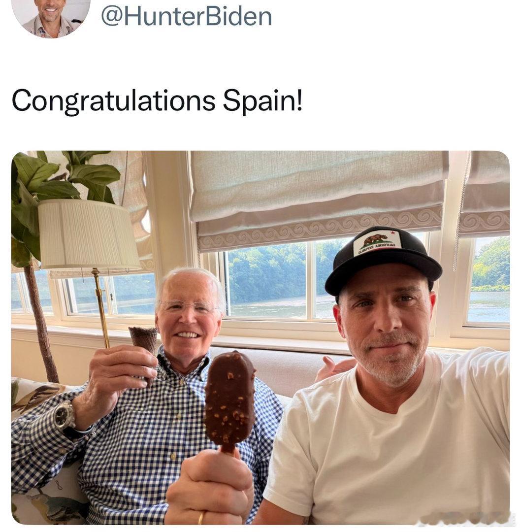 Biden昨天和儿子边吃冰激凌边看球，精神头还不错 