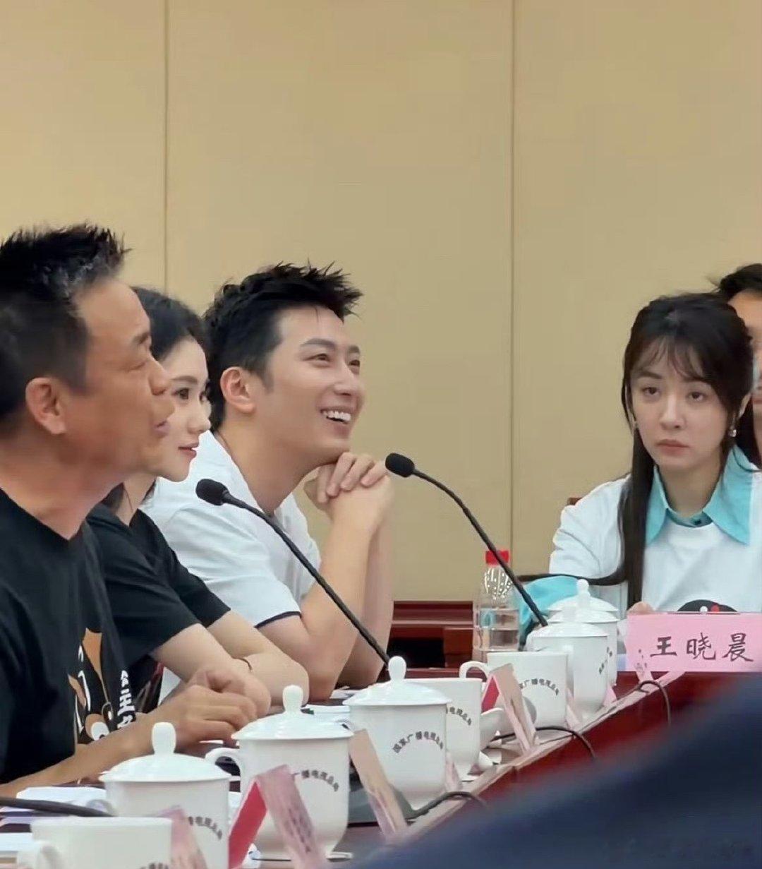 王晓晨这是怎么了，前后反差太大了吧！ 
