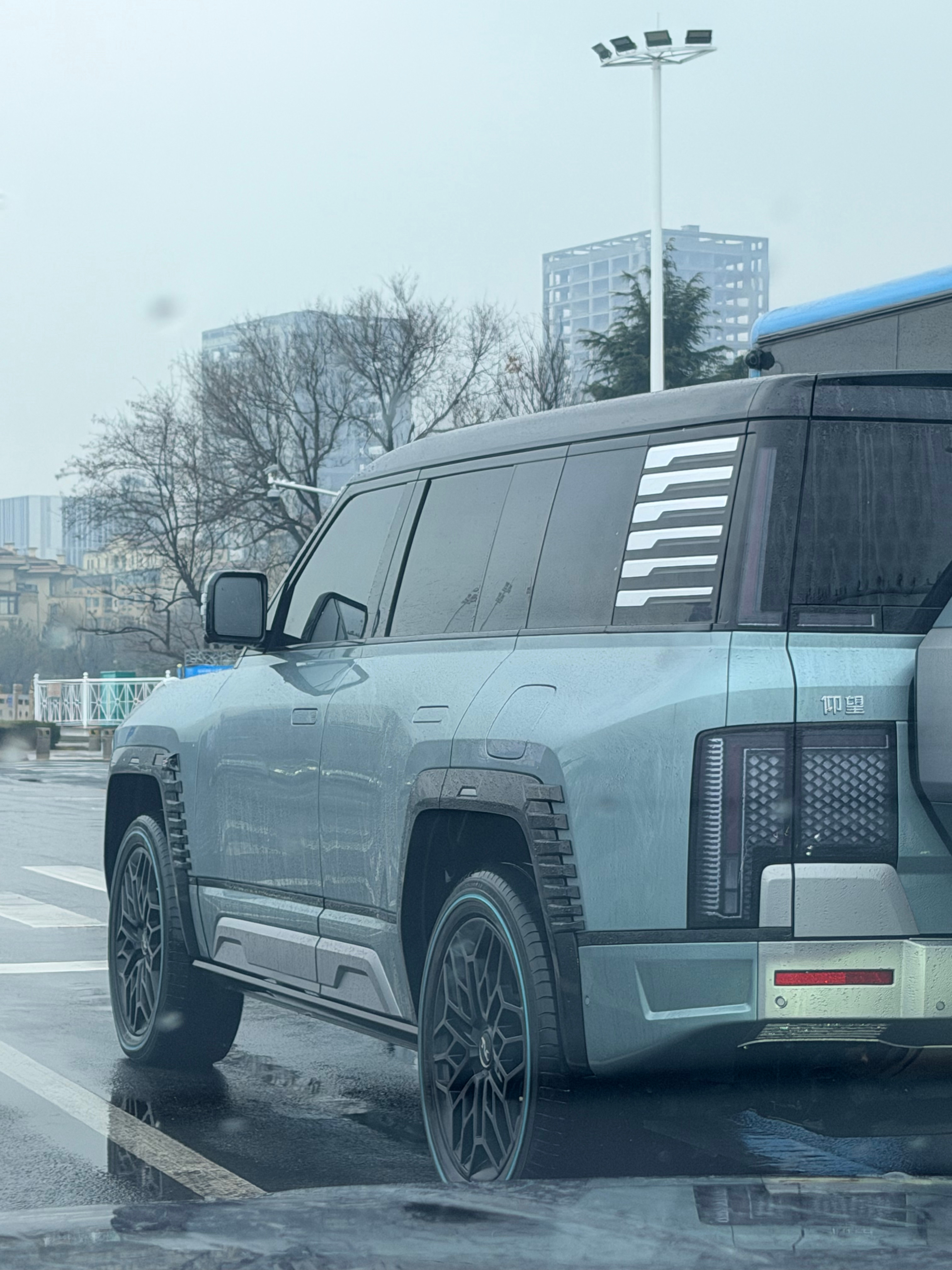 湿身的仰望U8真诱人啊 青岛·中国石油大学讲堂群南堂