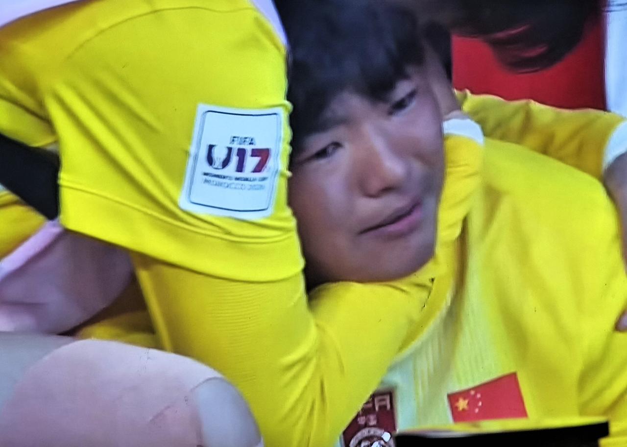 中国队点球大战4-3战胜法国队。
双方90分钟常规时间力保球门不失，比分0-0。