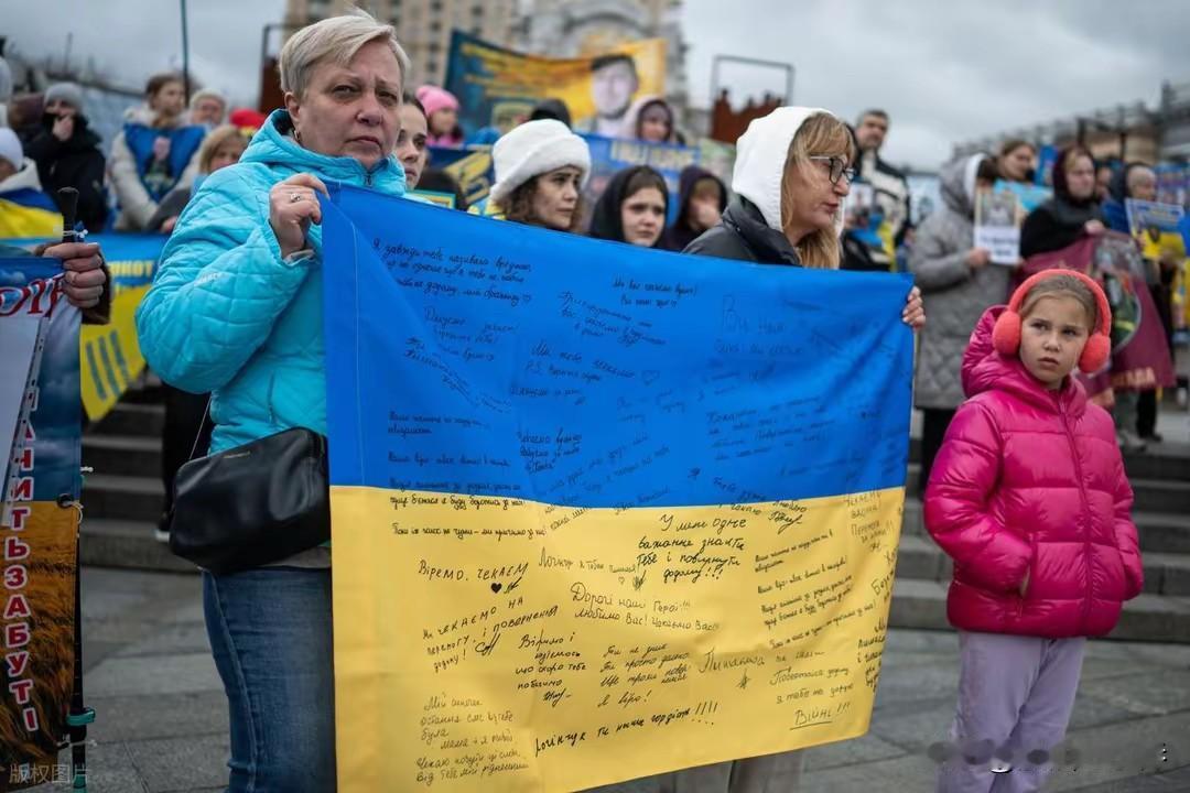 俄乌战争以来，现在乌克兰的人口危机比战争更致命。
最新数据显示，乌克兰总人口已降
