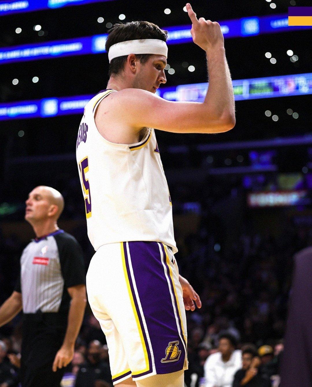 里夫斯左小腿腓肠肌二级拉伤，四周后复查！ 