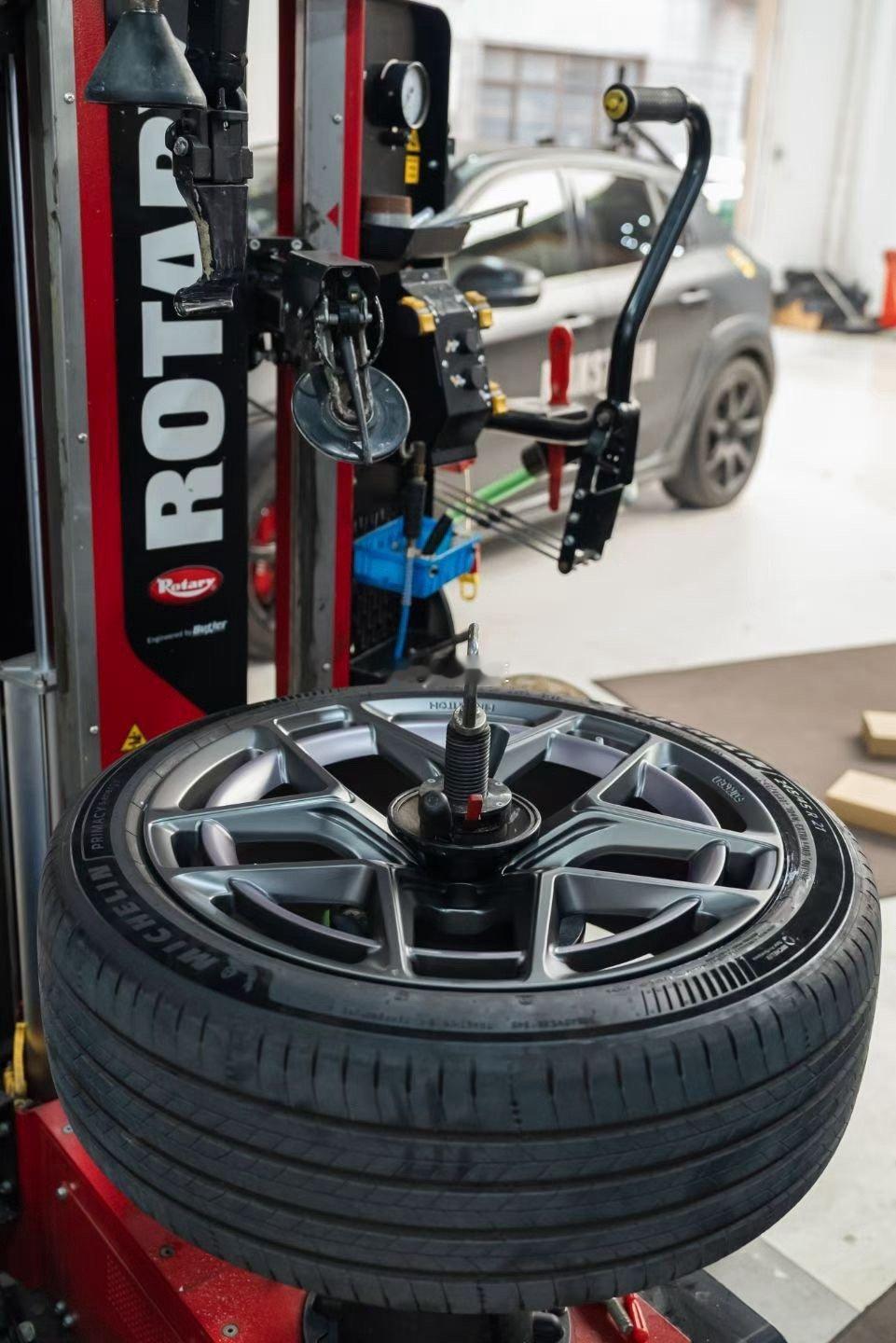 小米YU7迈斯盾锻造FK07RS-星环21*8.5J-245/45R2121*9