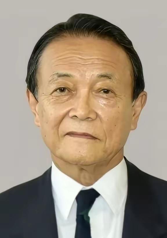 麻生太郎的一句话把中国点醒了！中国如今不光要将目光放在台湾问题上，同时也要把还没