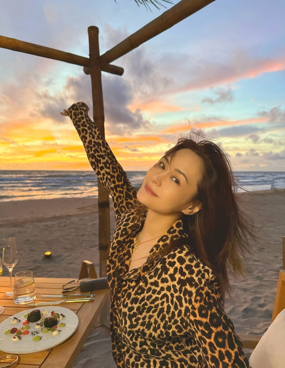 44岁阿娇近照曝光，是新鲜出炉的美照[打call][打call]，太美丽了吧44