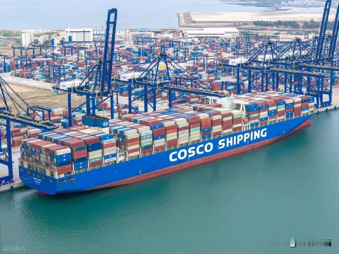 朋友突然问我，海南封关到底关我们什么事。
我第一反应是，这跟我月薪五千有啥关系。