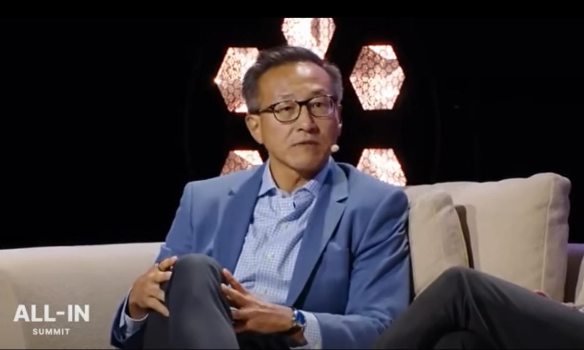 蔡崇信谈马云：领导力非常出色，且善于识别人才！

近日，阿里巴巴董事长蔡崇信在访
