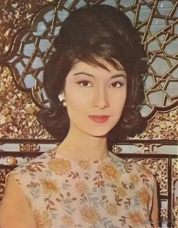 1973年，58岁的郑念死撑着不想出监狱，她拒绝迈出那一步，坚持要一个道歉！监狱