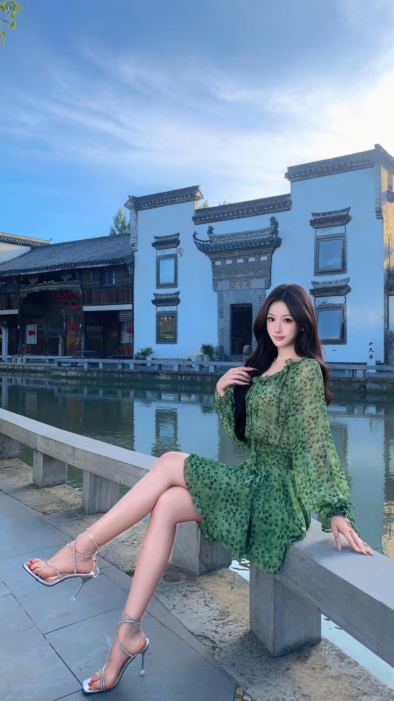 琴音袅袅于心上碎花连衣裙 温婉风穿搭 江南穿搭
