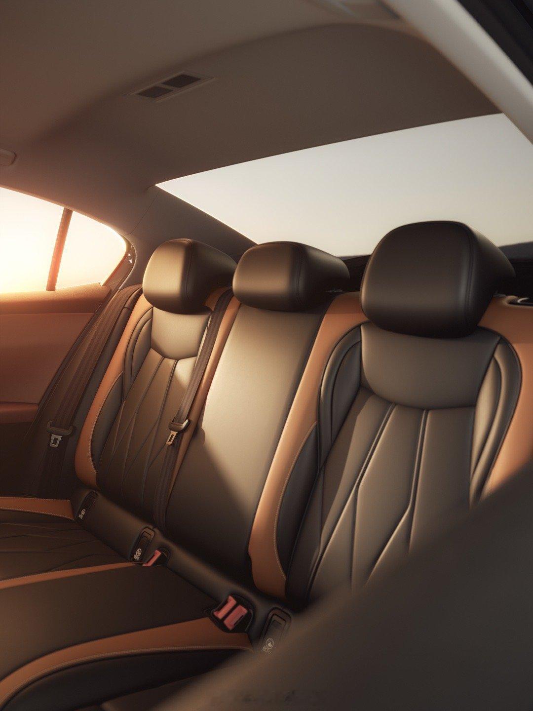 啥叫大牌经典款？不是堆砌花哨配置，而是像速腾S这样，靠德系底盘调校、扎实的用料和