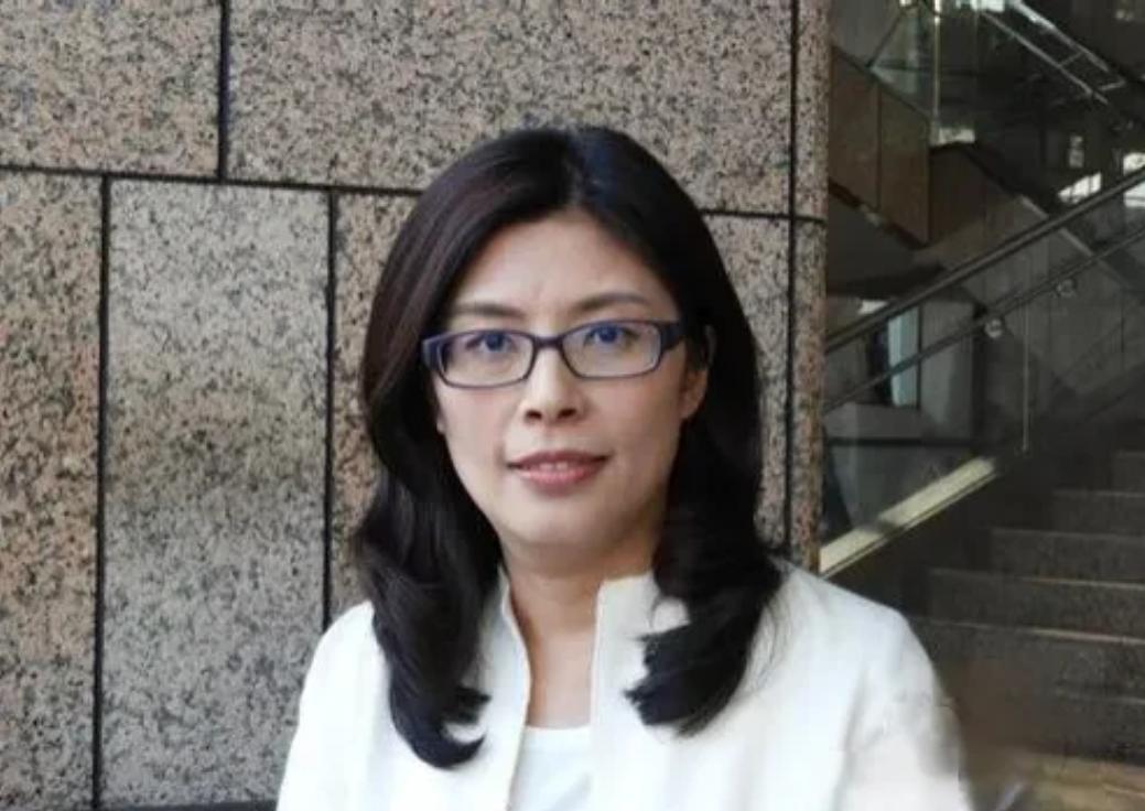 对于国民党主席，卢秀燕参选，郑丽文就不选，卢秀燕不选，郑丽文就参选到底。

而卢