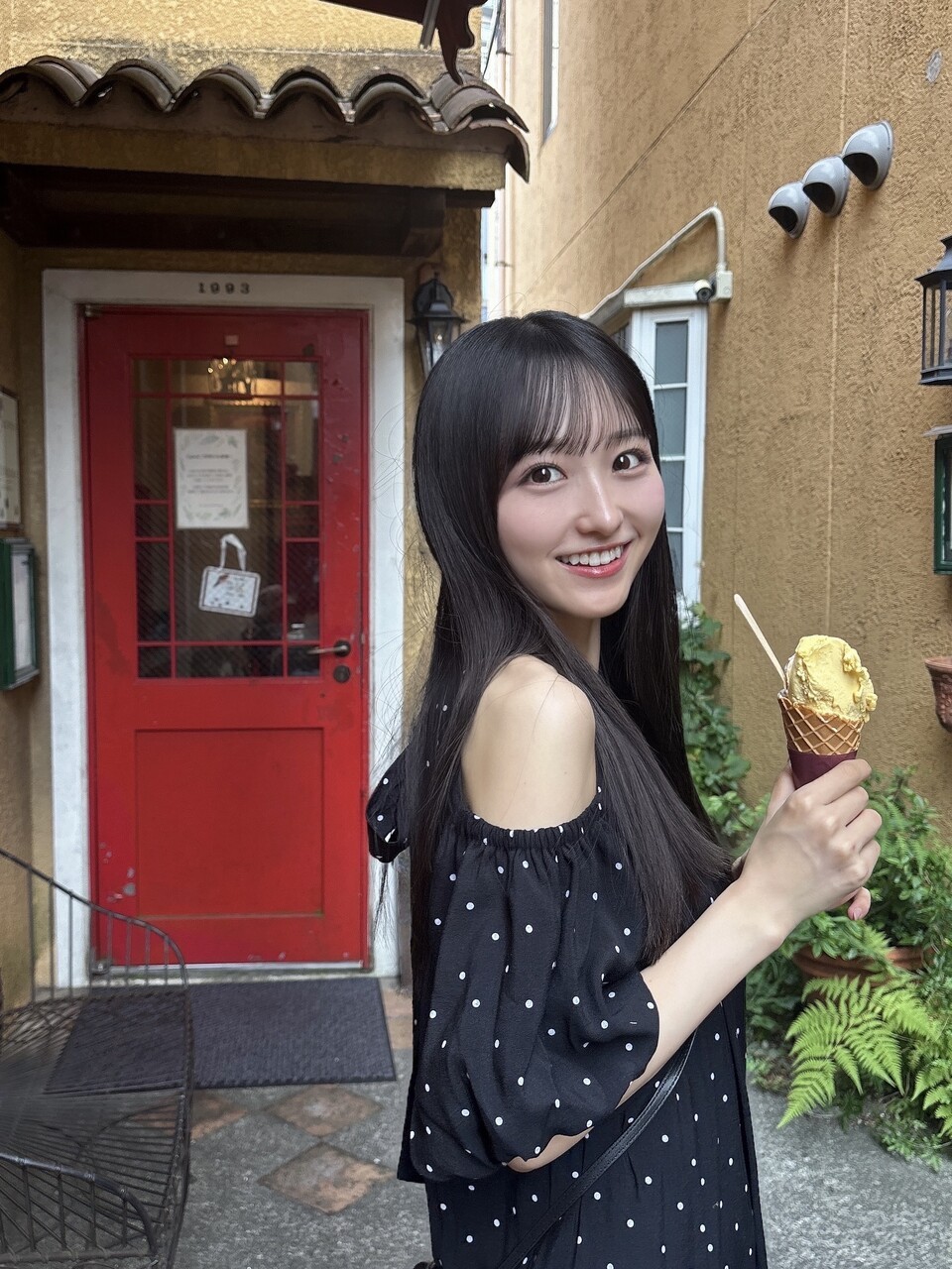 一ノ瀬美空「やっぱ夏はこれだね🍨私は最近、お布団を夏用のひんやり掛け布団に変え