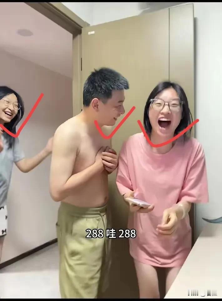 这家人心态真好！
真是离谱给离谱的妈开门，简直离谱到家了，我万万没想到，高考查分