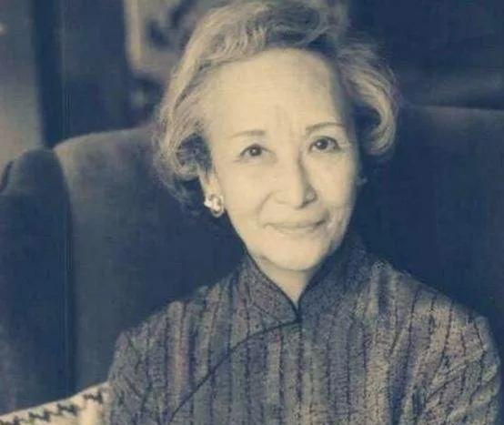 1966年，51岁的郑念被当做是英国「间谍」关进了看守所，6年半的监禁让她受到了