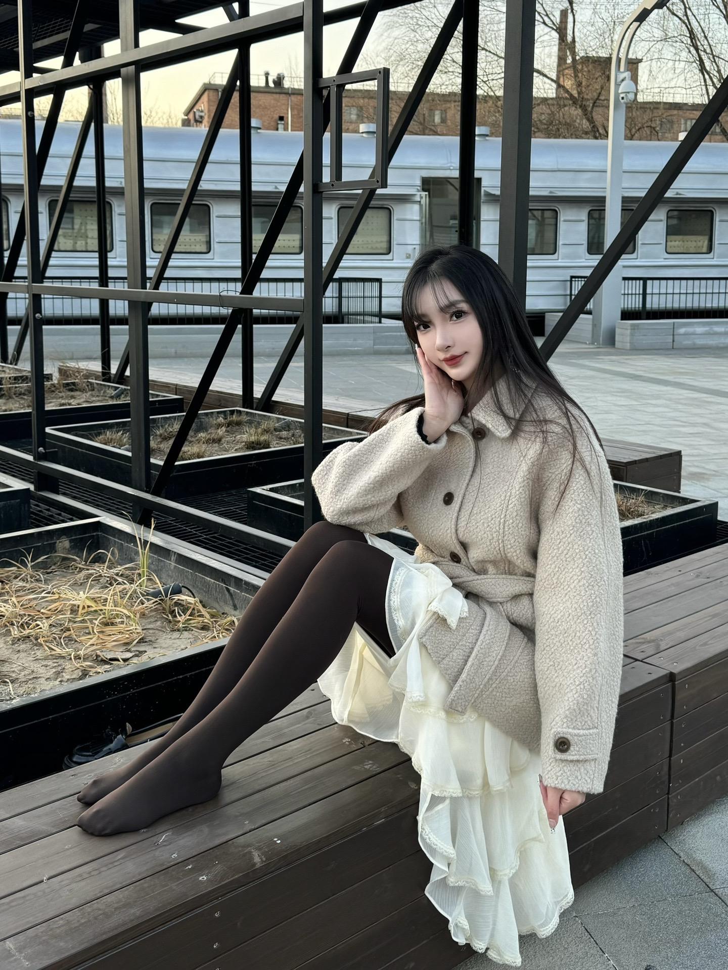 咖色系。