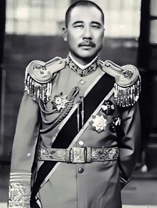 1922年，张宗昌走投无路，投奔奉系张作霖，张作霖发了一道委任令，拨出二百多支老