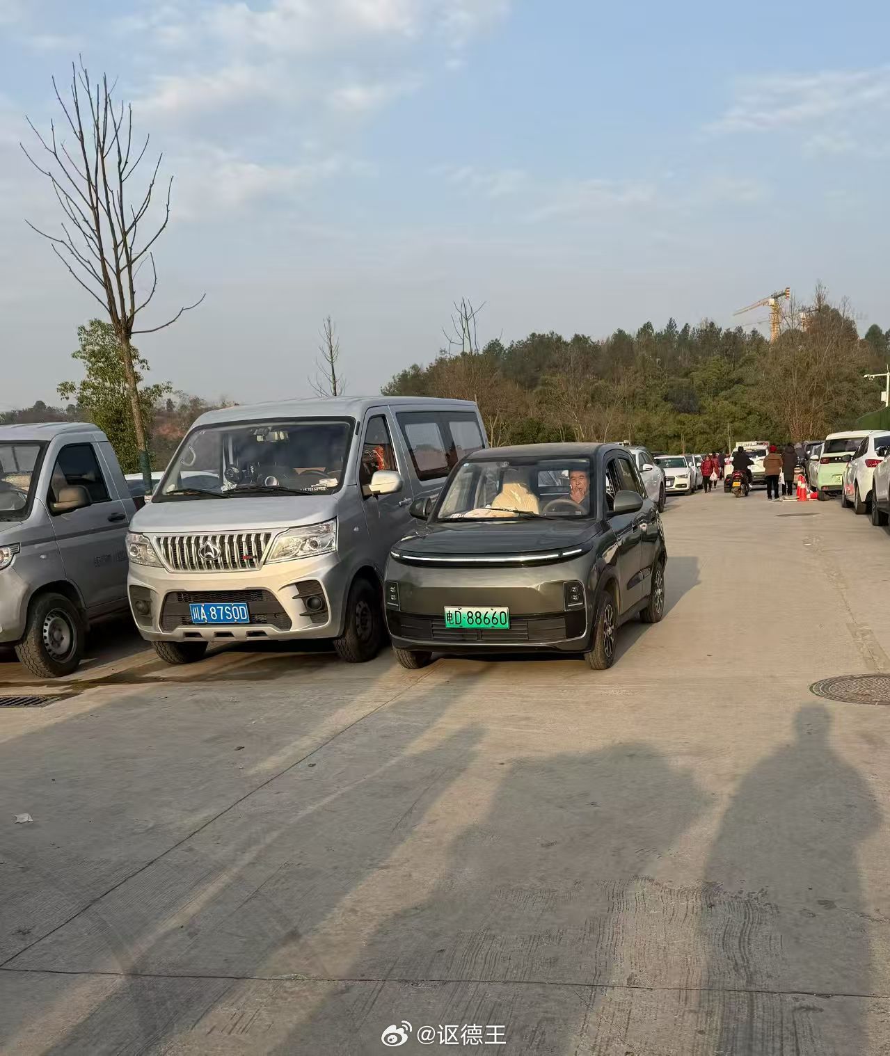 这L0.9的漆面质感看起来不错啊，精品小车了