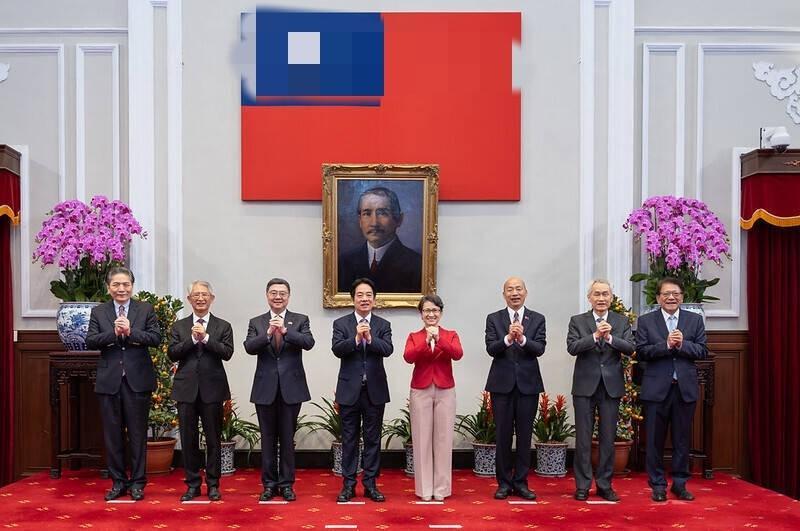 台湾六大巨头会面！

台湾上工的第一天，赖清德邀请台湾立法、司法、考试、监察和行