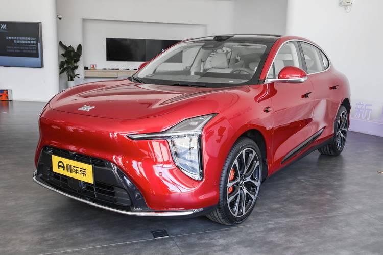 确实，路上好多新能源车，充电，掉电快是个难题。电车主最是明白。市区不明显，高速路