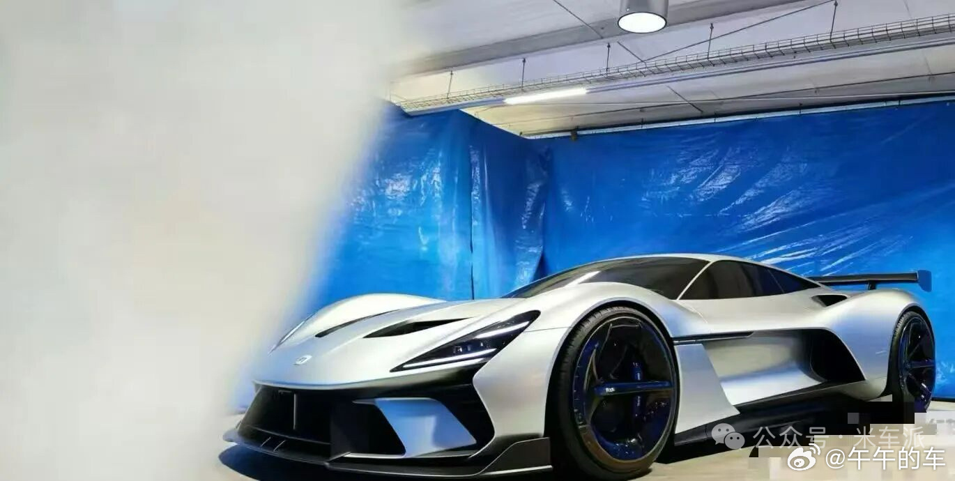 小米汽车小米超跑 超跑体态、低趴轮廓，关键是轮毂罩放大之后，真能看到 Xiaom