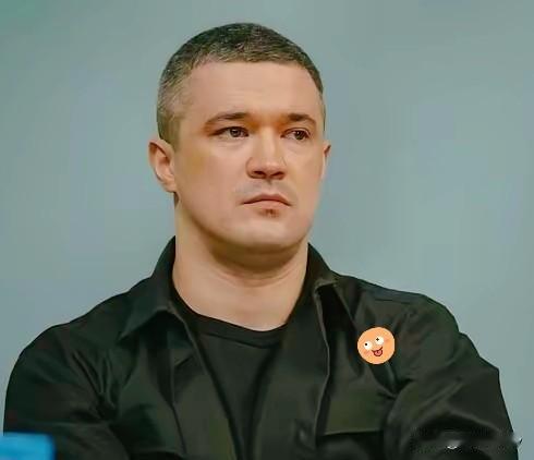 8月7日，乌克兰网络上热议一个话题:前防长费多罗夫凭什么敢放言决战8月18日？