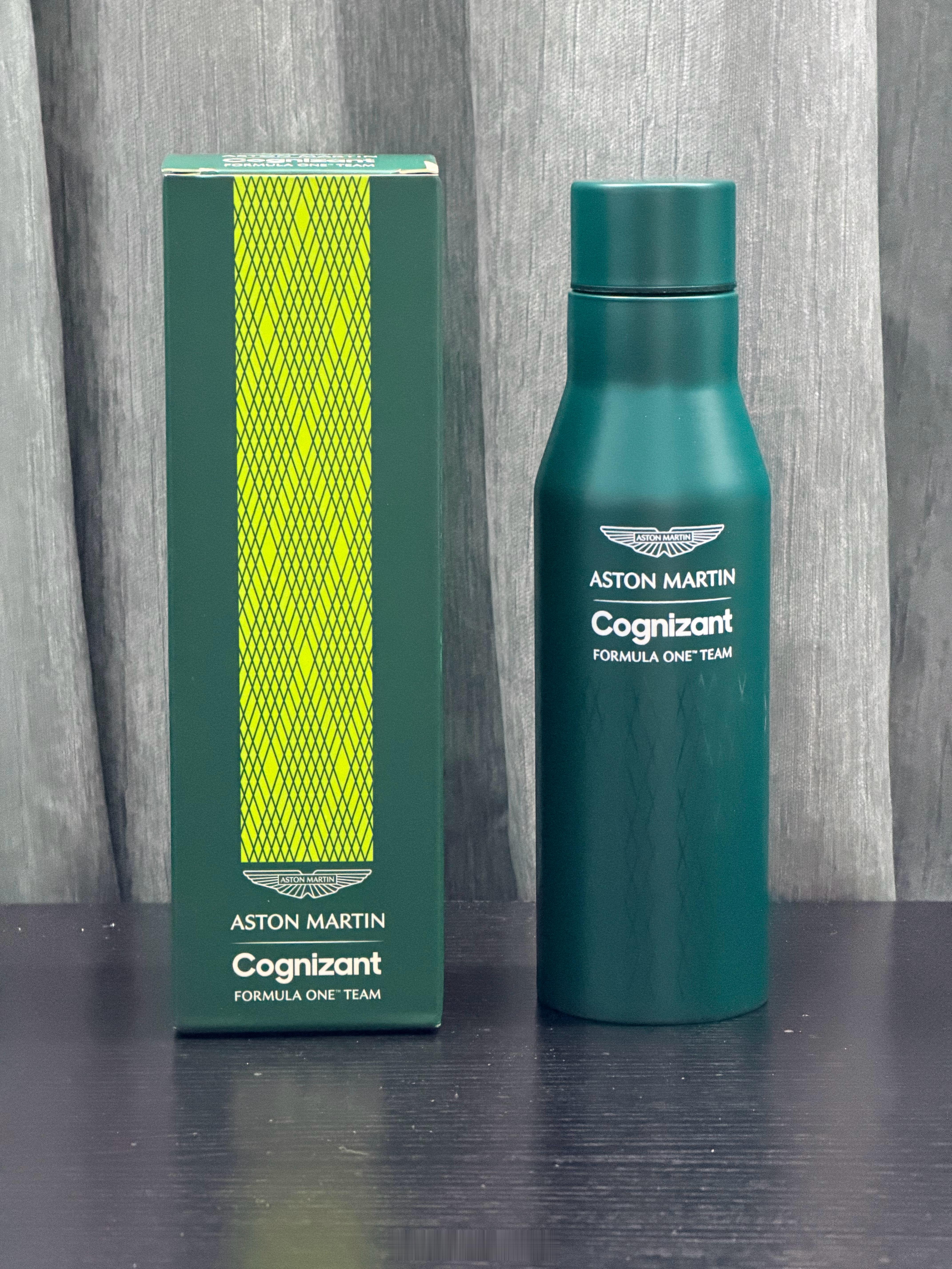 本周抽奖第一弹评论区留言，五天后抽一位铁粉送出阿斯顿·马丁保温杯  