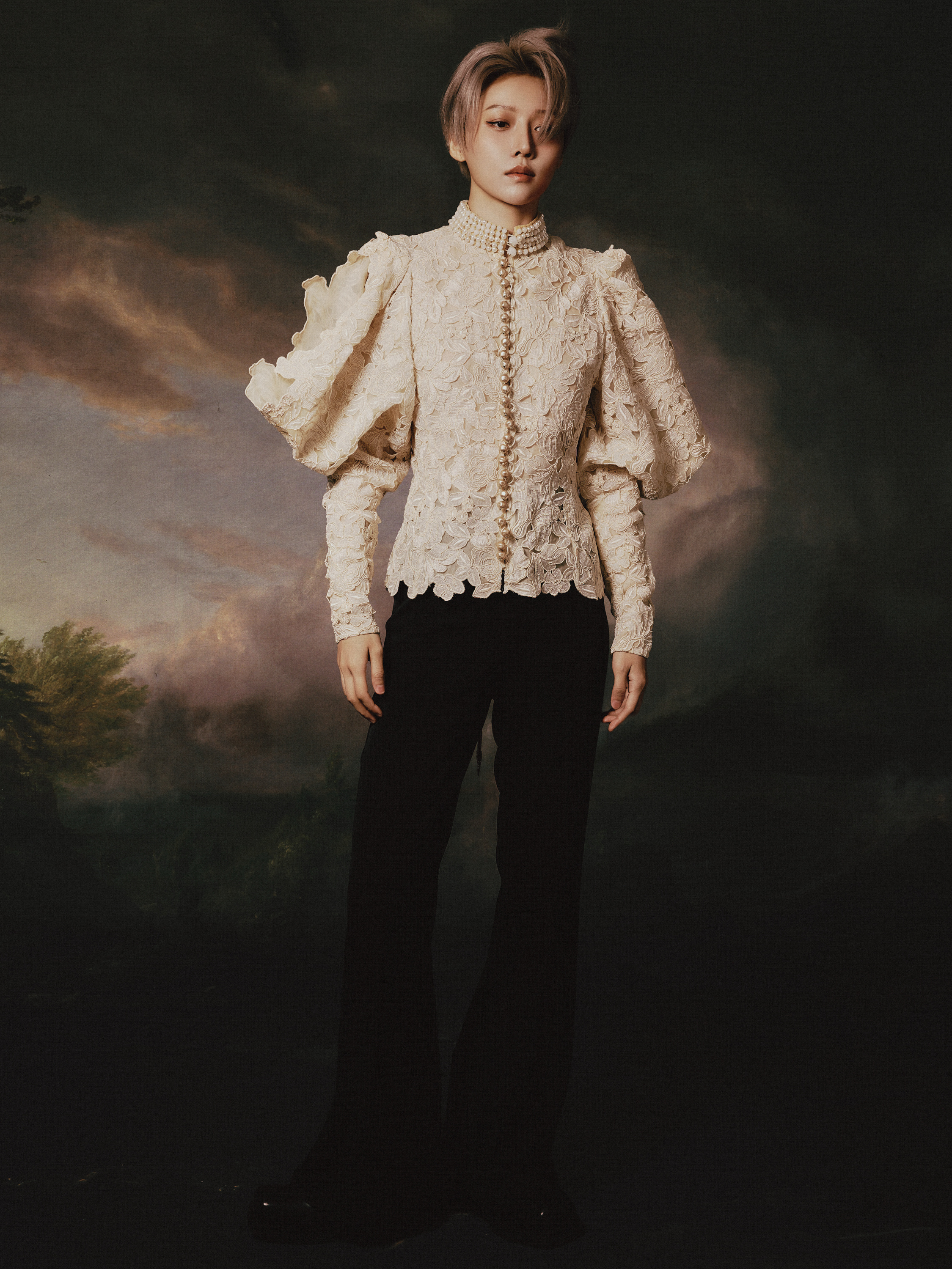 刘雨昕｜央视跨年晚会雨昕今晚亮相央视跨年晚会的又一组造型发布 ，惊喜搬出了一套出