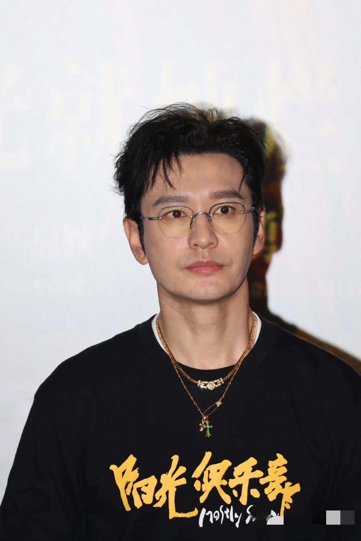 黄晓明已经意识到了，
他虽然在演员领域是多面手，
但是存在一个严重的问题，
那就