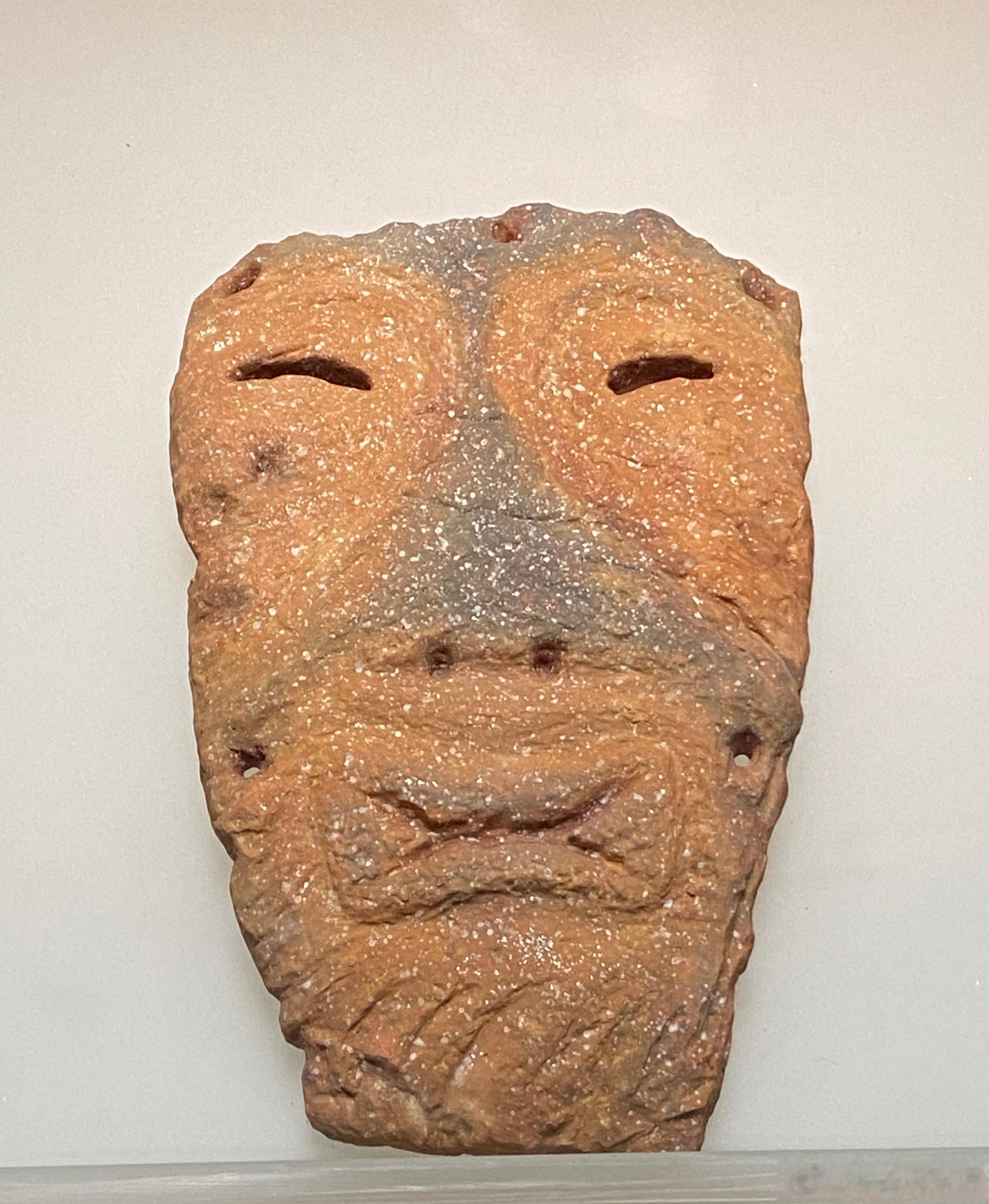 #小猿看文物#【陶面具】年代：新石器时期出土地：河北省保定市易县北福地遗址馆藏：
