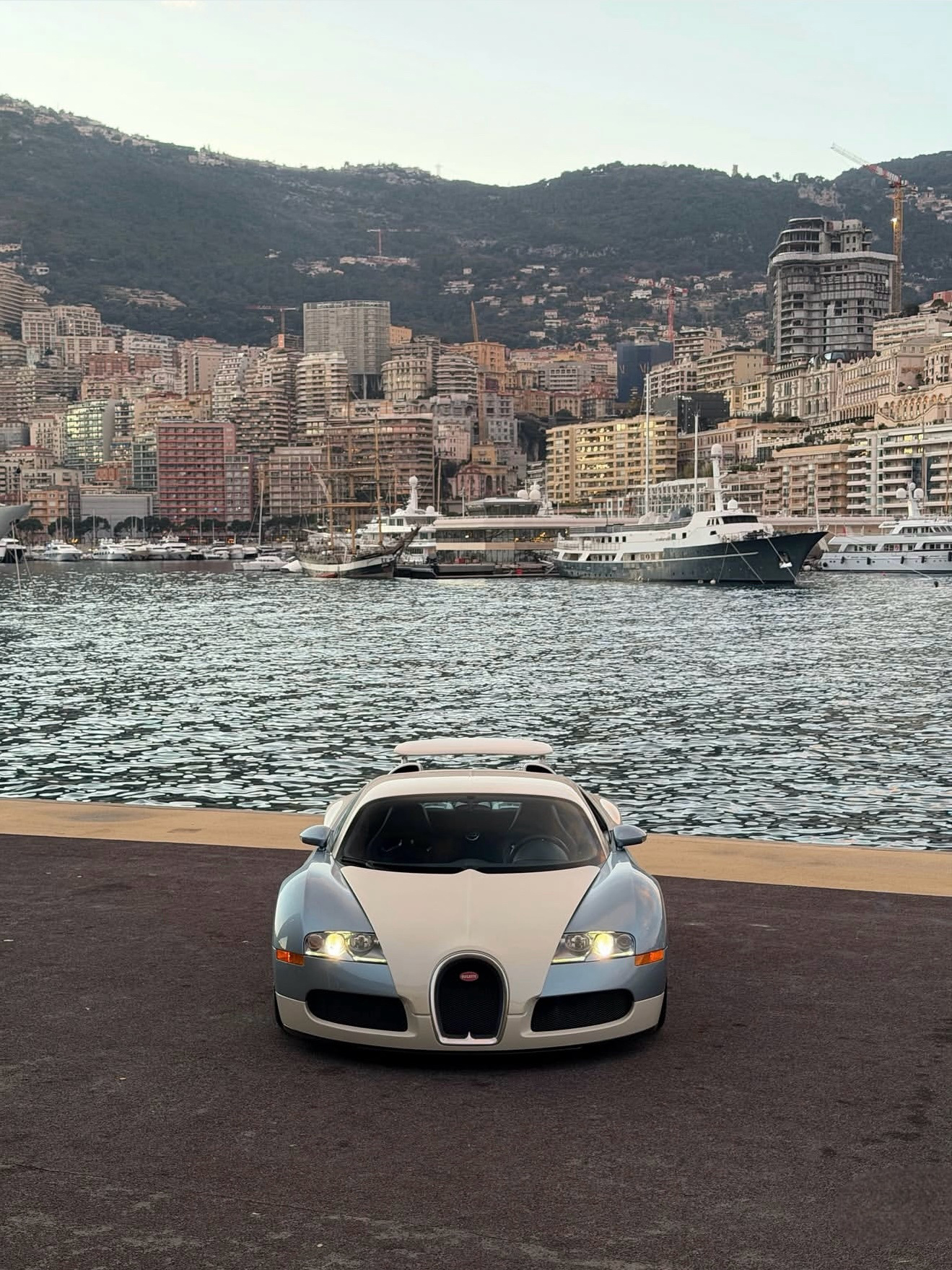 早上好～Bugatti Veyron 