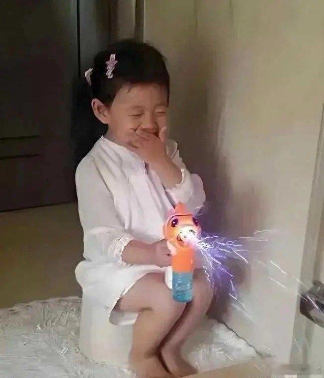 大S生前好友贾永婕说:玥儿梦见了妈妈，大S告诉她“妈妈安好”！近日，大S的生前好