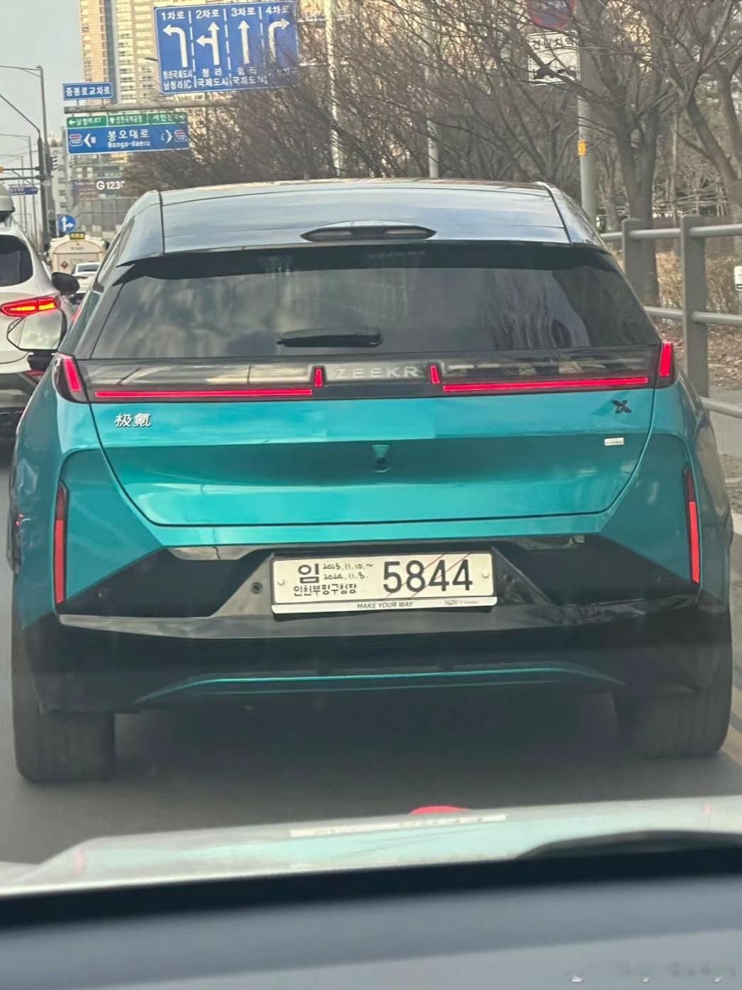 这车都卖到韩国啦？[二哈] ​​​