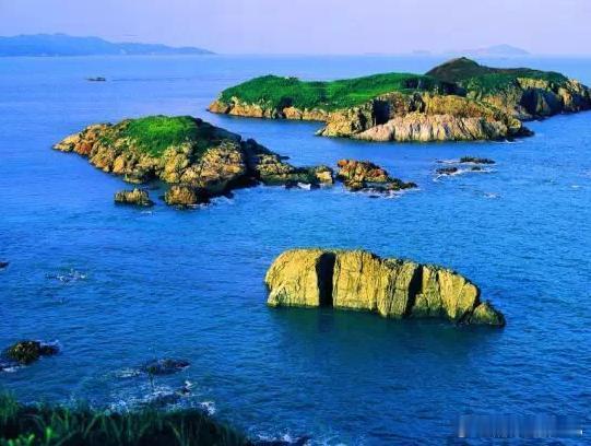 【玉环·遗玉环于此】玉环岛古称地肺山、榴屿、玉瑠山，为避五代吴越国国王钱镠讳改名