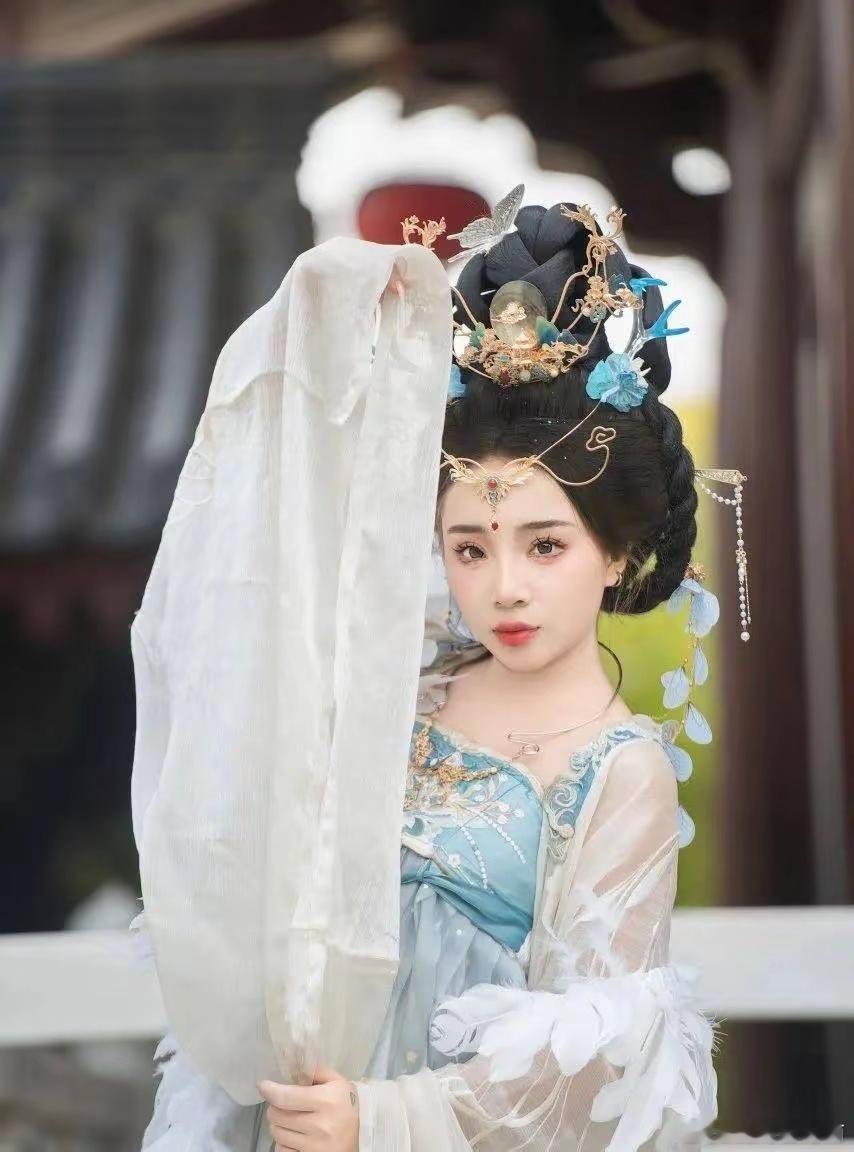中国最爱穿汉服的城市，满街全是汉服古装美女，出片率极高！那必须是洛阳！在我们国家