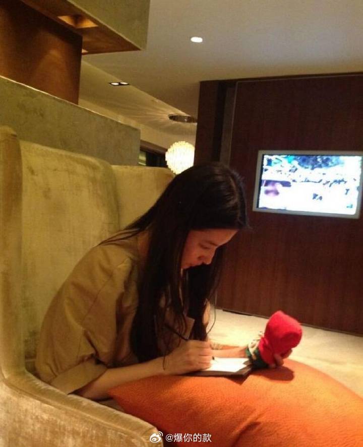 刘亦菲古早生活照 