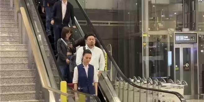 民进党当局首位官员抵达南京  大陆展现善意

民进党当局相关人员洪申翰昨日下午搭