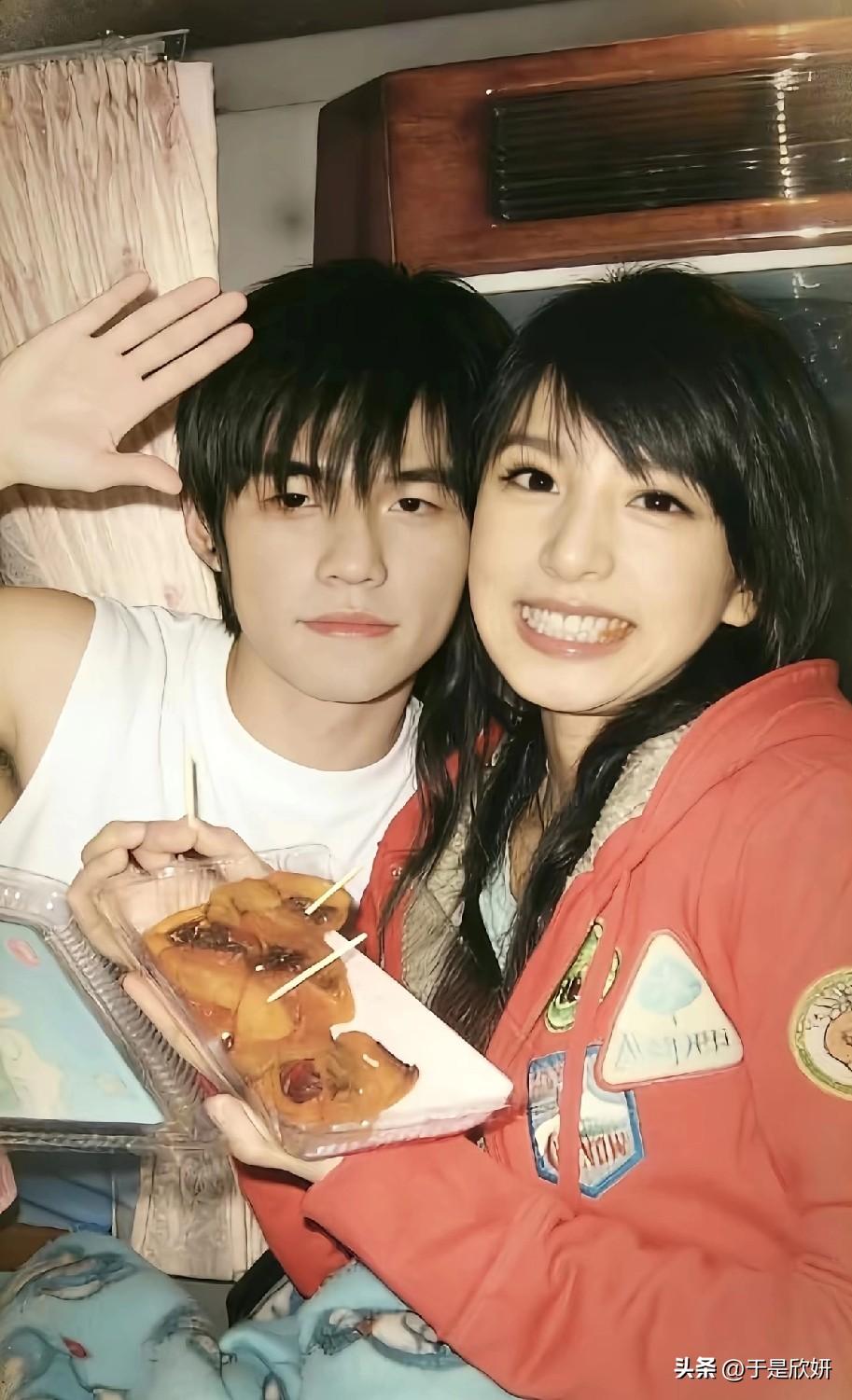 全网都在磕周杰伦和田馥甄的过期糖，旧糖新磕甜度爆表！
2006年《退后》MV成为