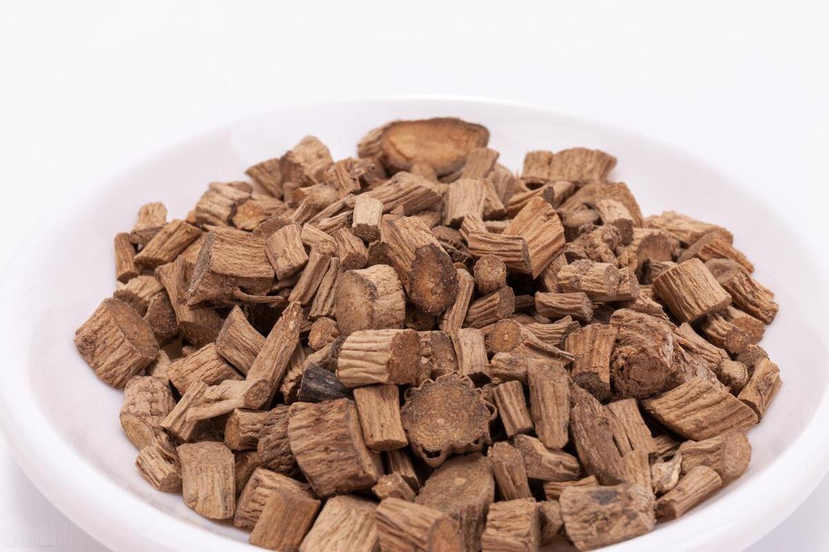 爷爷说：“高血压，就是肝肾中的水液漏出来了”。消除患者5年的高血压后，我才发现：