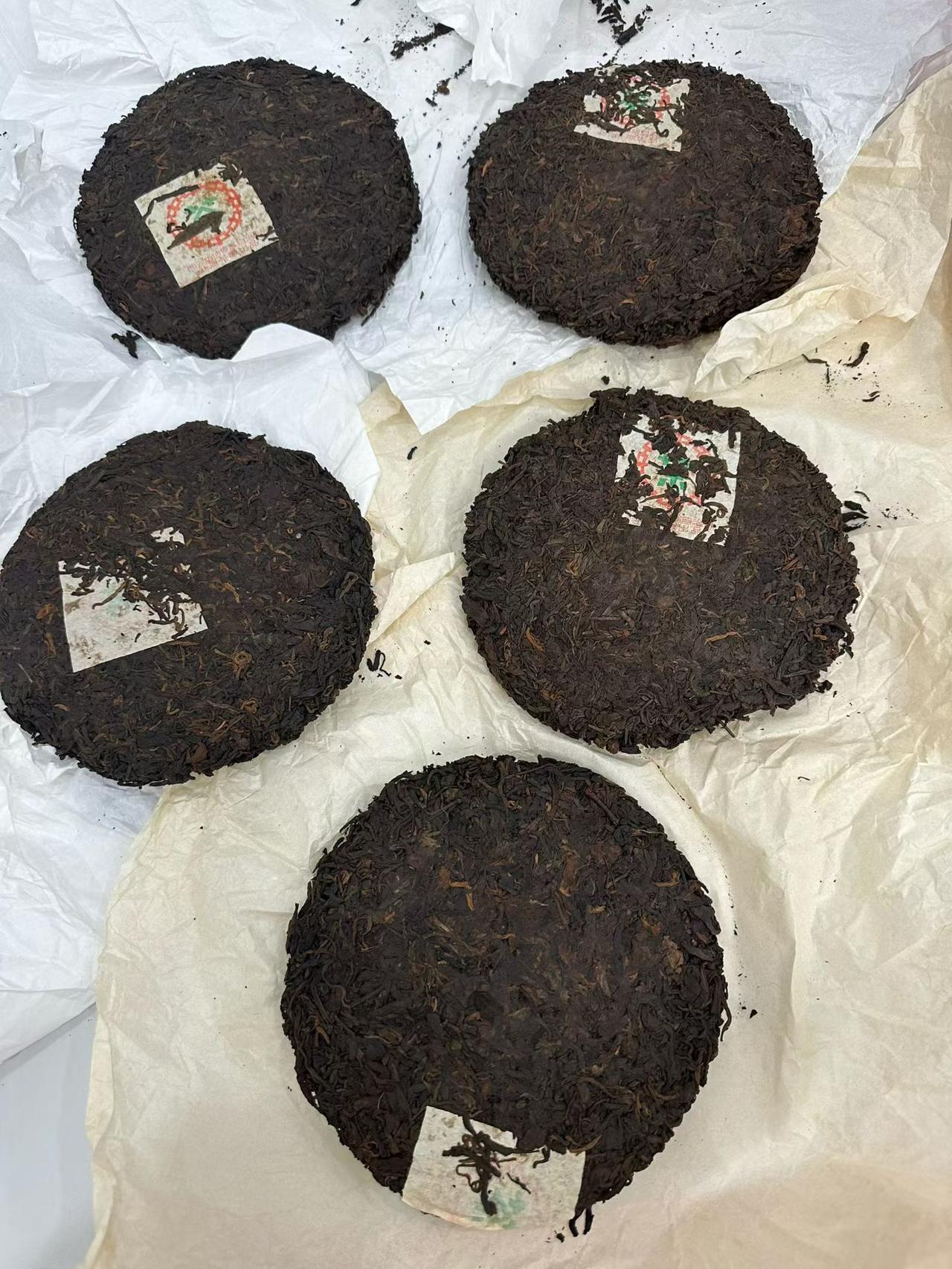 88熟8592，真正的8592的，特别少，也特别经典。仓储极好。木质香樟木香特别