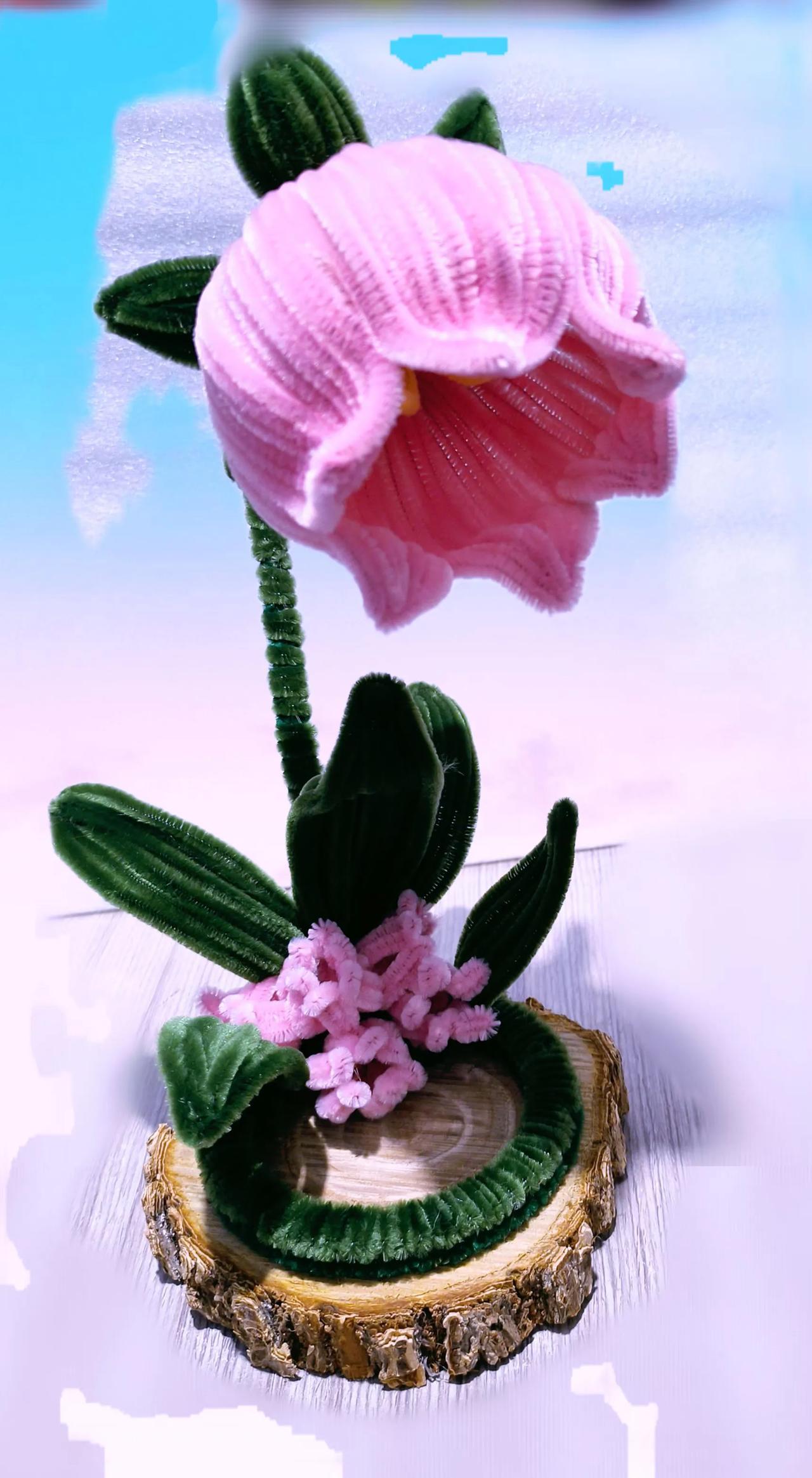 花鸟鱼虫艳又俏
文／闲乘月（溜着玩）
师友心灵手亦巧
废物翻新变为宝
用品器物样