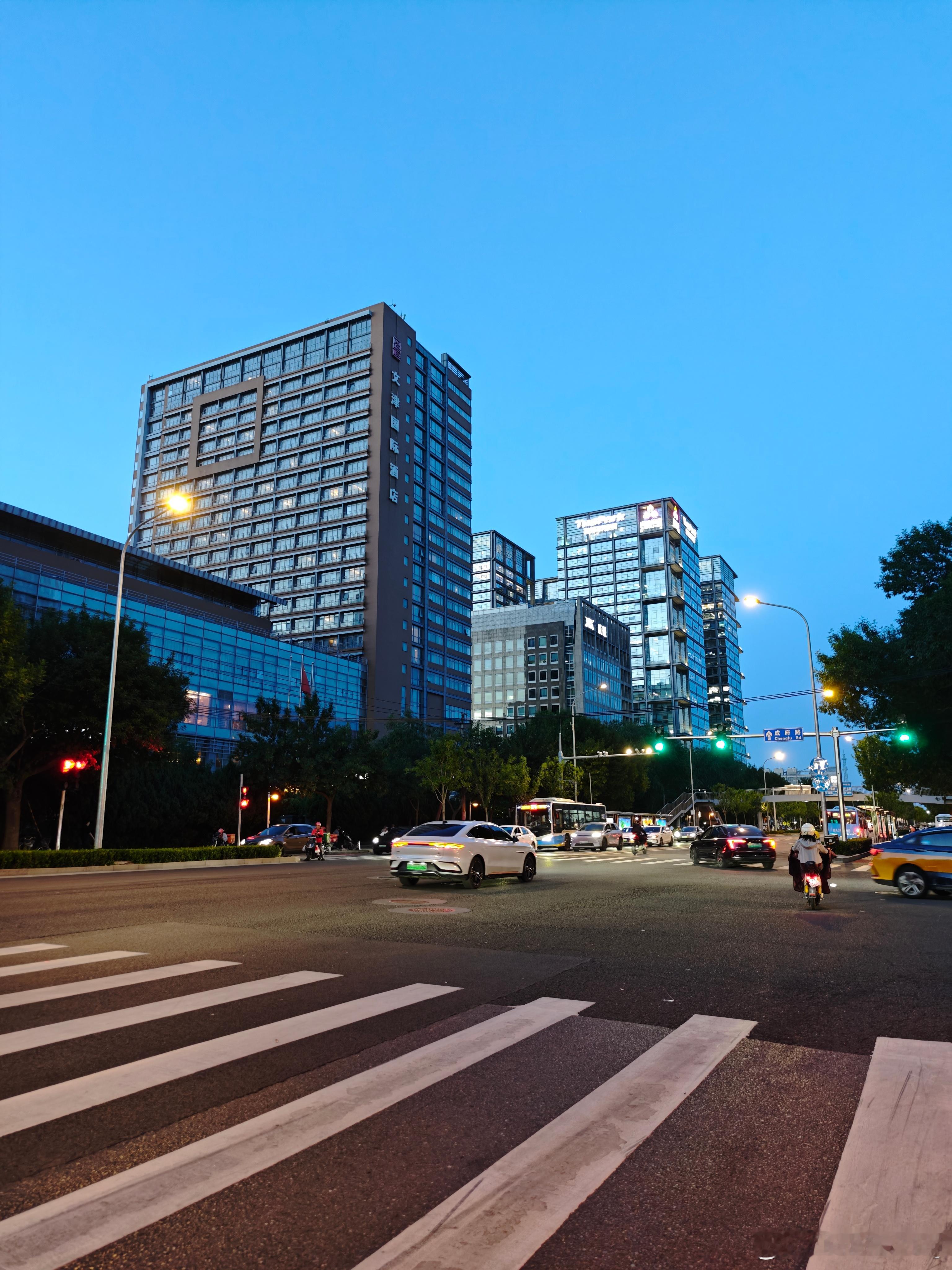8pm 北京