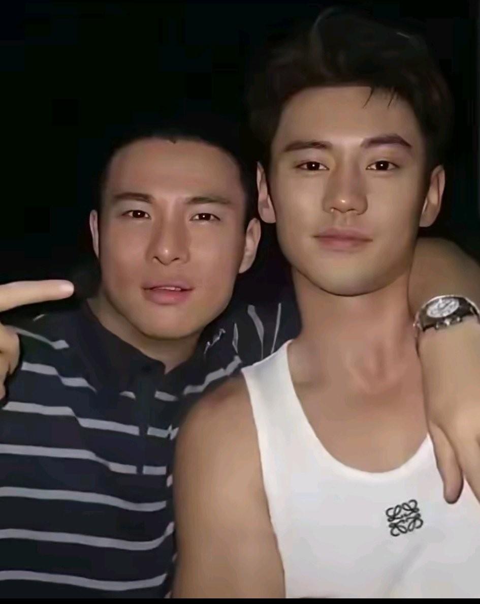 宁泽涛一直被认为是体育圈中最帅的，可当把他和这位条纹哥放在一起来看，发现条纹哥比