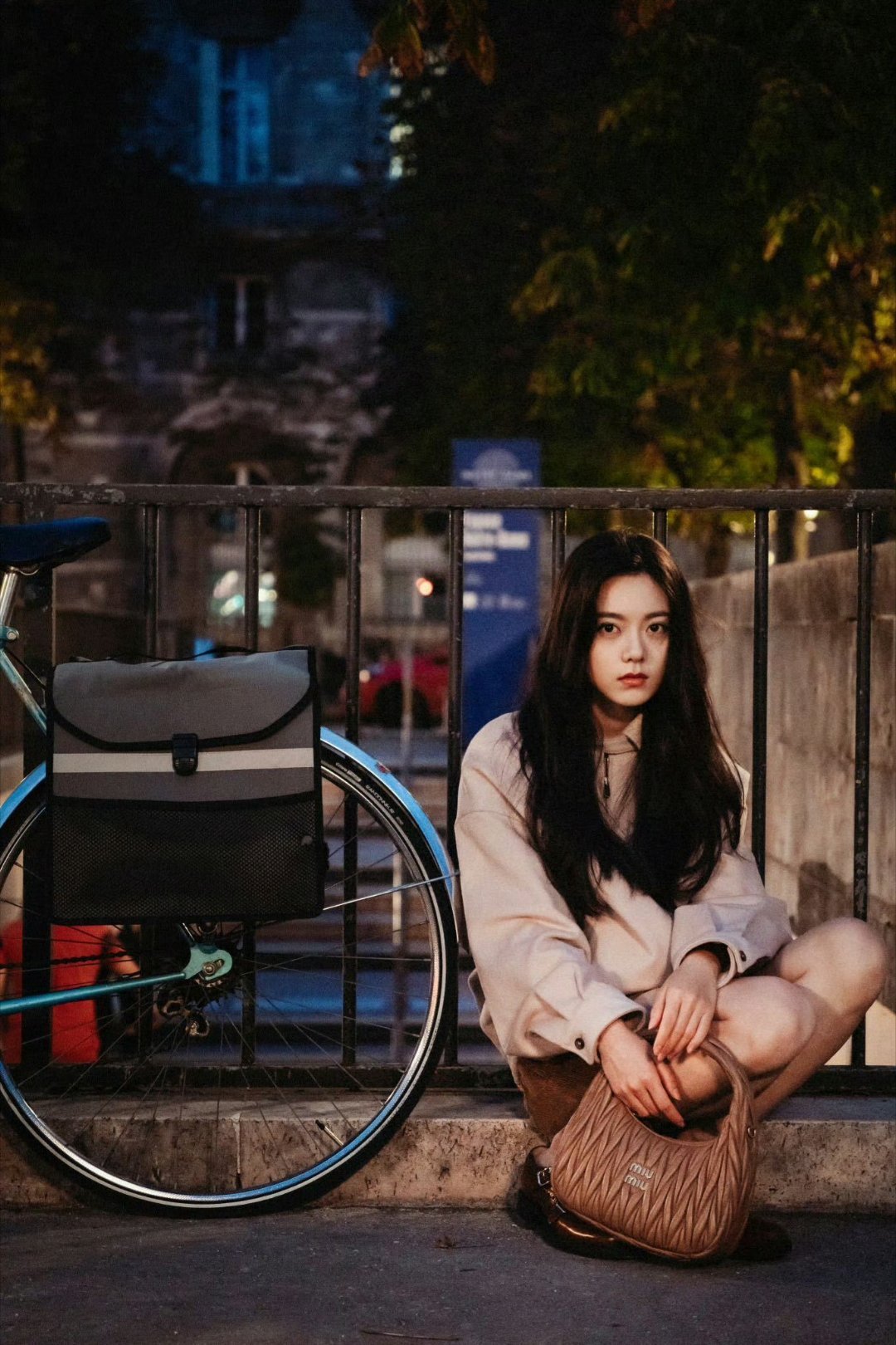 赵今麦楚听雨 zjm 赵今麦一念江南愿你在玫瑰盛开的清晨，也能成为朝阳的挚爱。赵