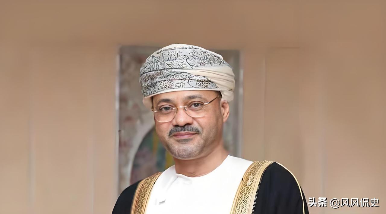 霍尔木兹海峡另一侧的邻国阿曼，阿曼外长硬核发声直接点明战争责任归属：“无论你对伊