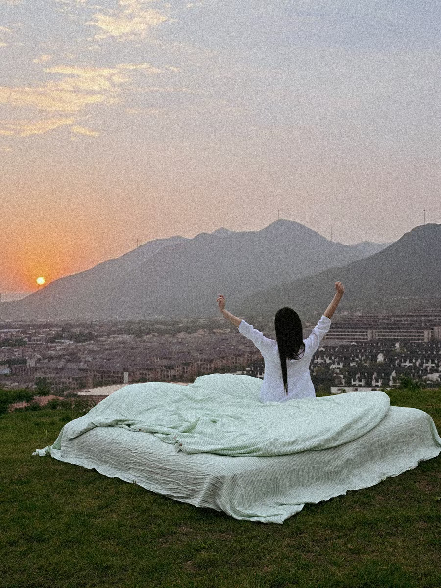 第一次在山顶  📷 拍纯亚麻四件套