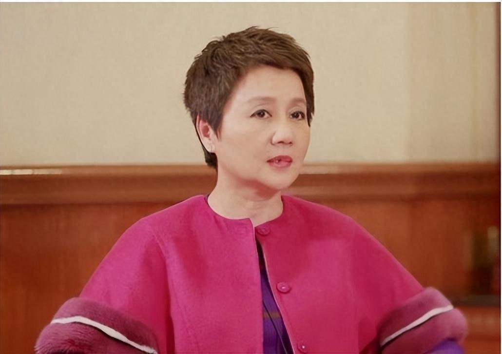 梁安琪以普通观众的身份出现在刀郎演唱会上，传递了一种对音乐纯粹的热爱。

她的行