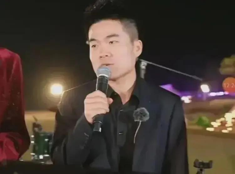 一天，迟子建问董宇辉: