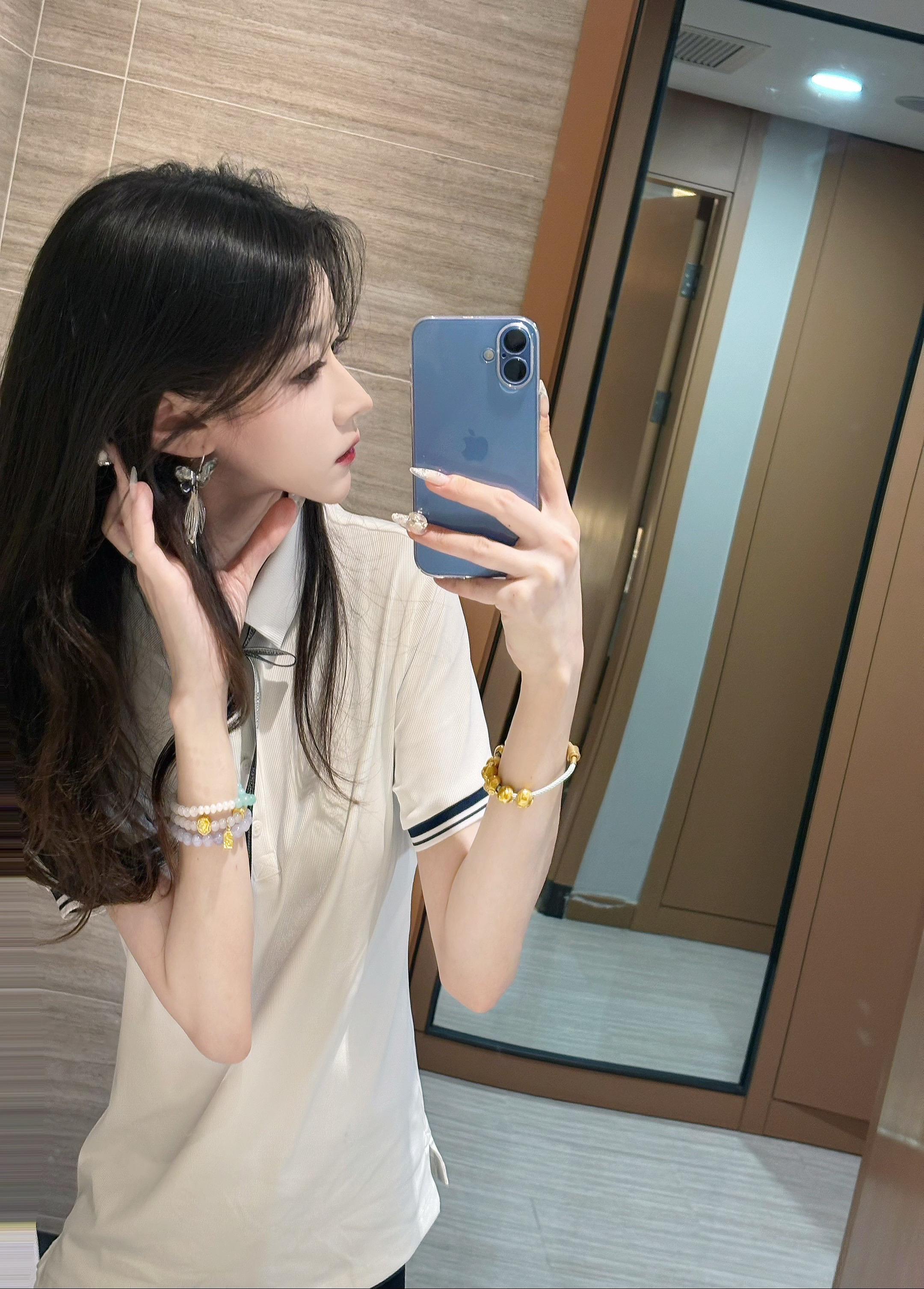 真正喜欢你的人会想办法留在你身边 其他的你不用管 都是过客