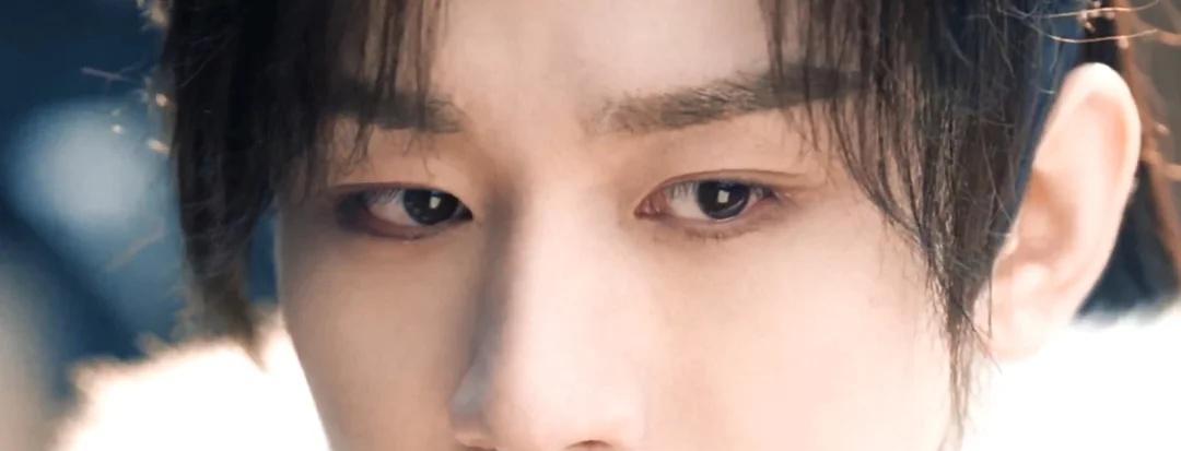 爱和反叛
剧版王权富贵是一个看似又乖又缺爱，但又不被爱所困的神奇糯米团子，发现父